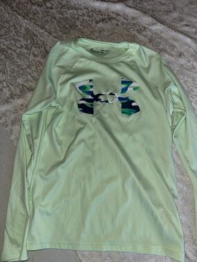 Kids Size M Under Armour Light Mint Long Sleeve Tee with Blue-Green Logo